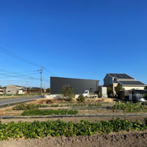 回遊性のある平屋「ロングバケーション」外観が見えてきました