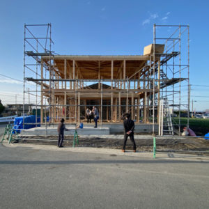 「城島の家」の棟上げでした。